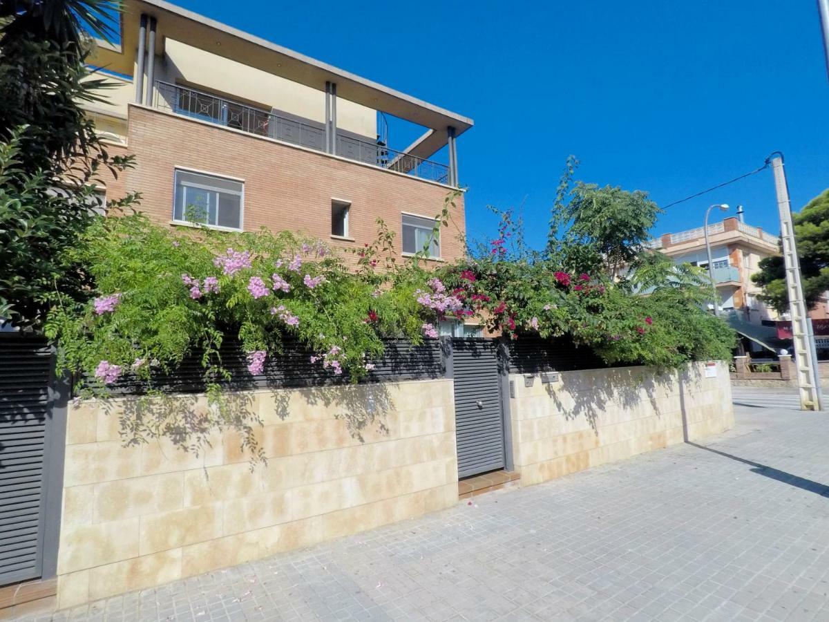 Beach House Castelldefels Dış mekan fotoğraf