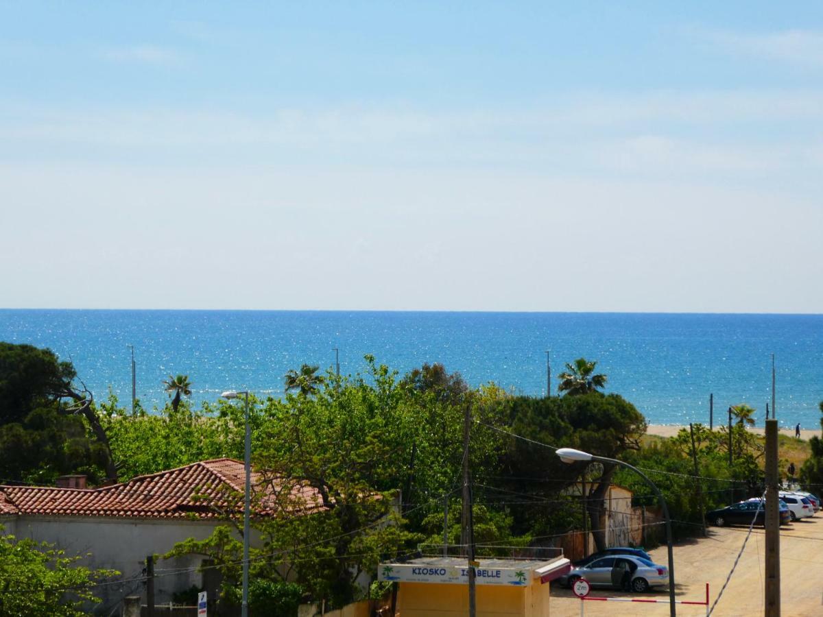 Beach House Castelldefels Dış mekan fotoğraf